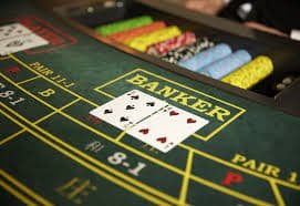 b8my login live casino mobile app ဖြင့် Baccarat ကစားနေသောဓာတ်ပုံ